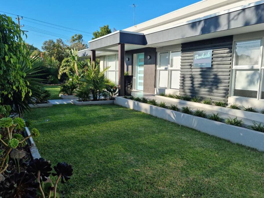Rosebud House | Beachside Rosebud Retreat with *Wheelchair access*