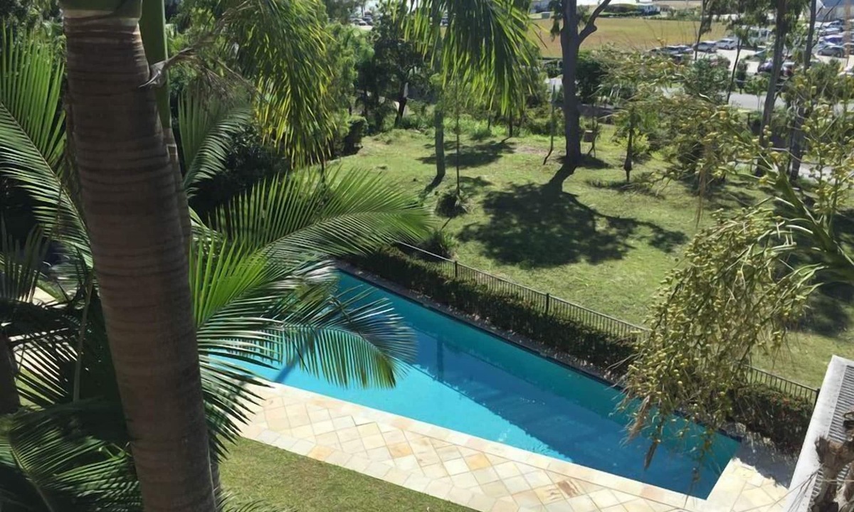 Airlie Beach Apartment | Beautiful 2 Bedroom Apartment just a 5 minute walk to the Port of Airlie,.