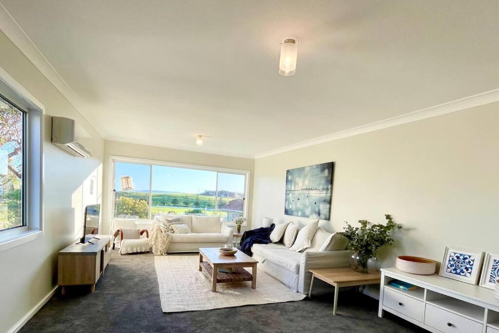 Port Kembla House | Beautiful 4-bedroom original beach cottage in Port Kembla