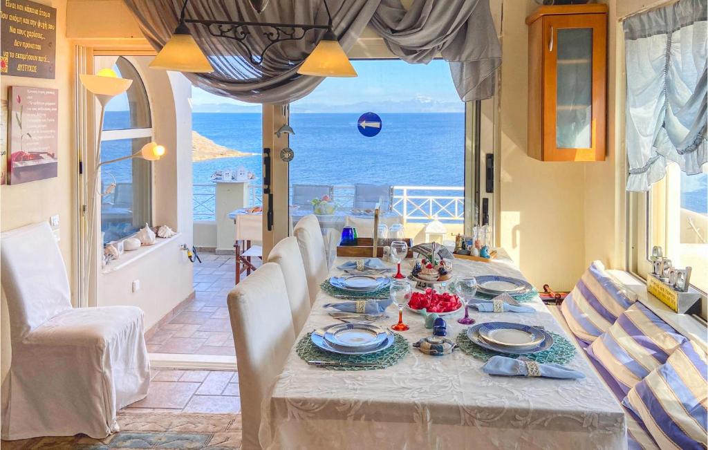 Lavreotiki House | Beautiful home in Vrompousi Keratea w/ 3 Bedrooms