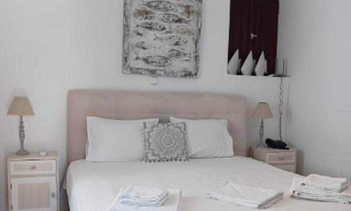 Pyrgos Villa | Beautiful Santorini Villa | 1 Bedroom Suite | Villa Laxus | Pyrgos