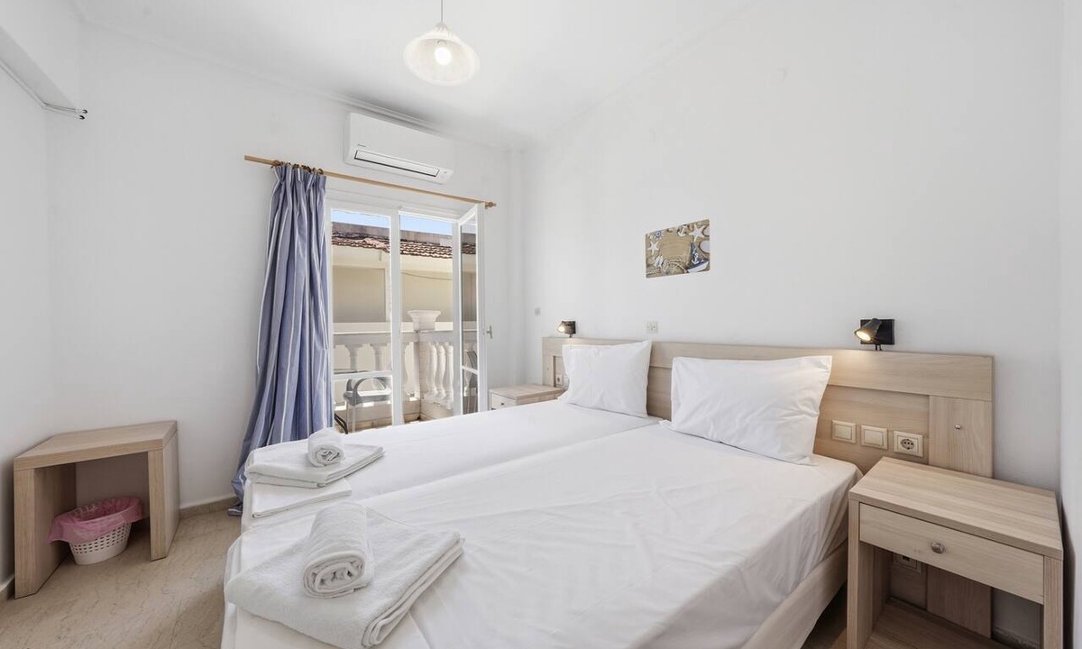 Kavos Bed & Breakfast | Bed and Breakfast 'The Kavos Sandy Inn-Double Room' with Shared Pool, Wi-Fi and Air Conditioning