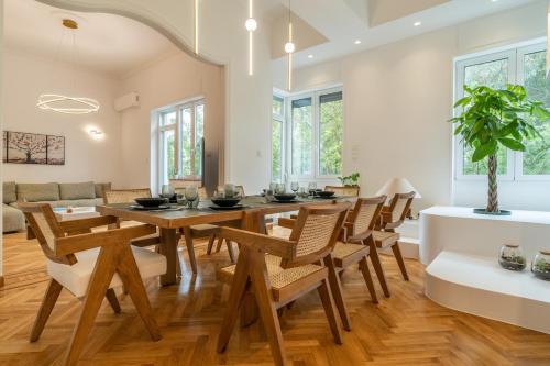 Kypseli Apartment | Belle Étage 4BD 3BA Apt Kypseli Athens