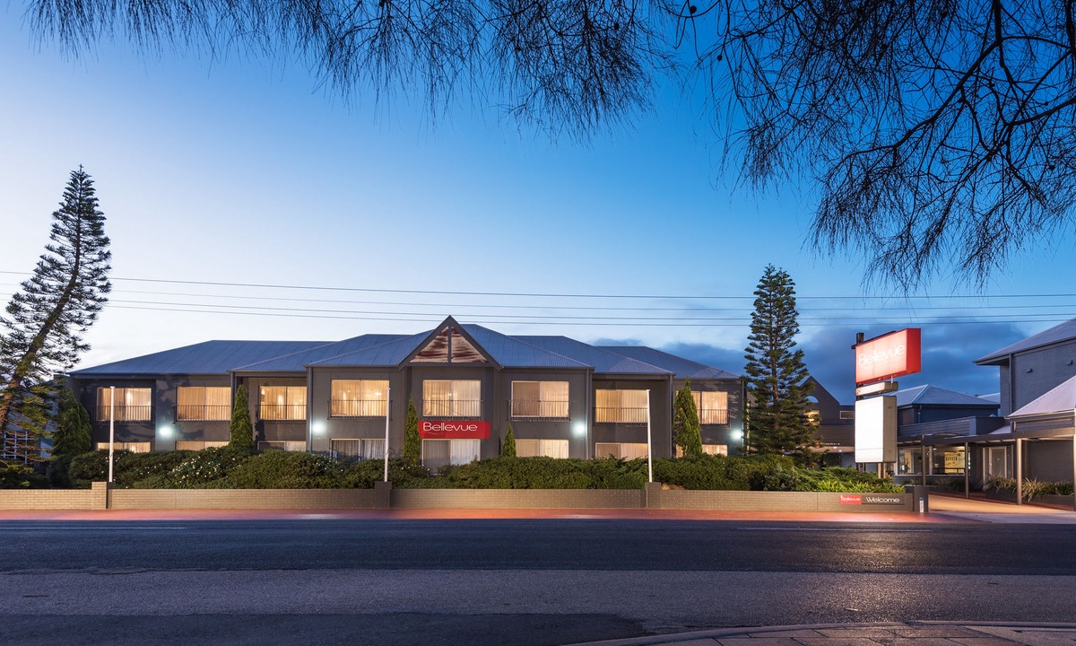 Lakes Entrance Hotel | Bellevue on The Lakes