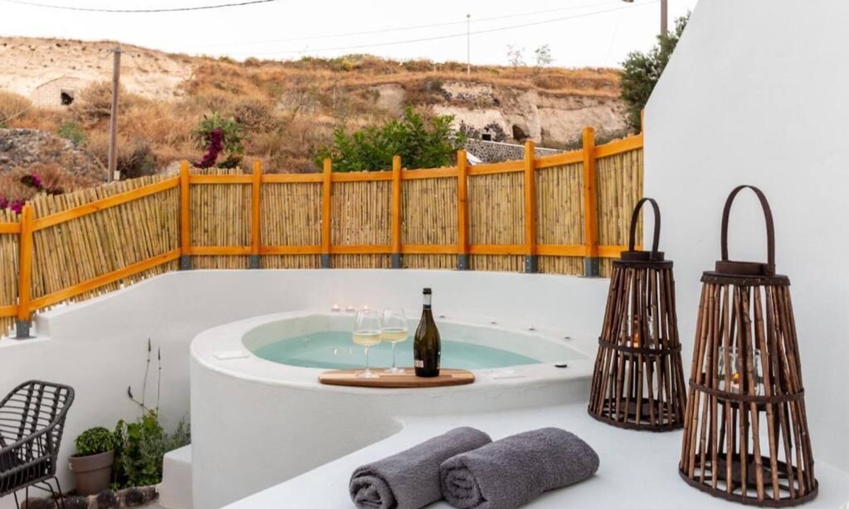 Vothon Apartment | BH068 - C - Suite Santorini