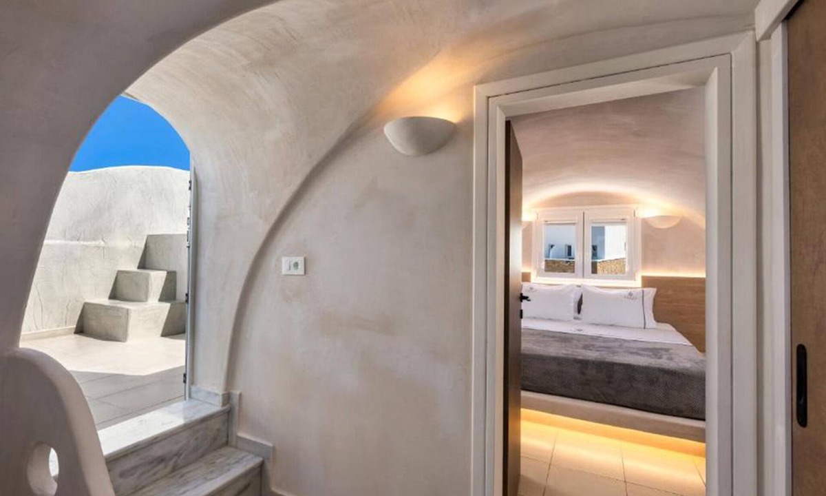 Karterados House | BH588 - C - Suite Santorini