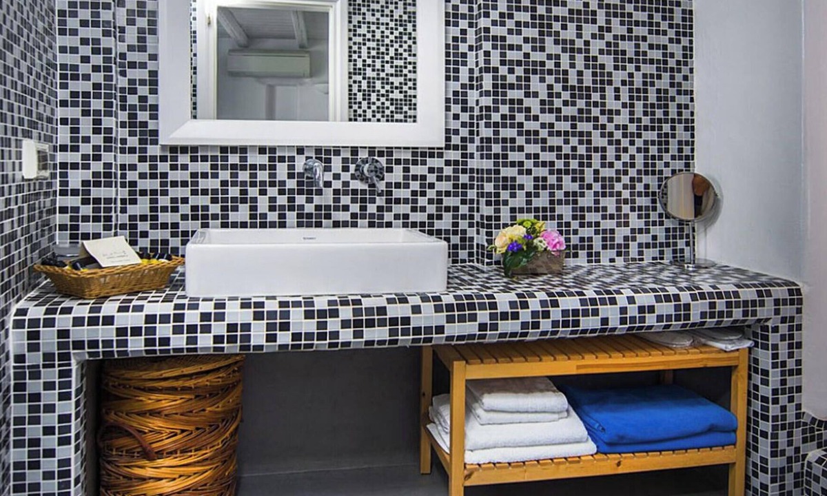 Kamari Villa | BH602 - C - Villa Santorini /coordinates: 36.439803, 25.446853