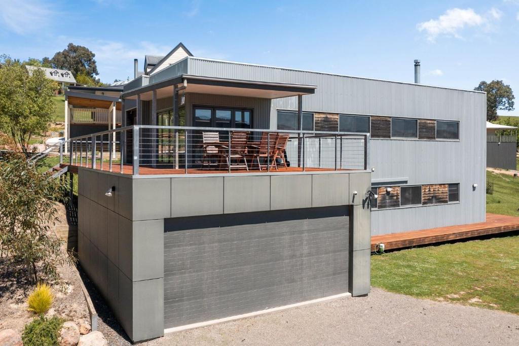 Merrijig House | Black Diamond - Luxury Alpine Home in Merrijig - Sleeps 14