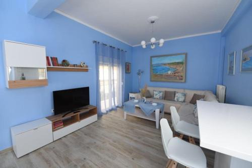 Kiparissia Apartment | Blue Cozy Home in Kyparissia, Fully Equipped Nest