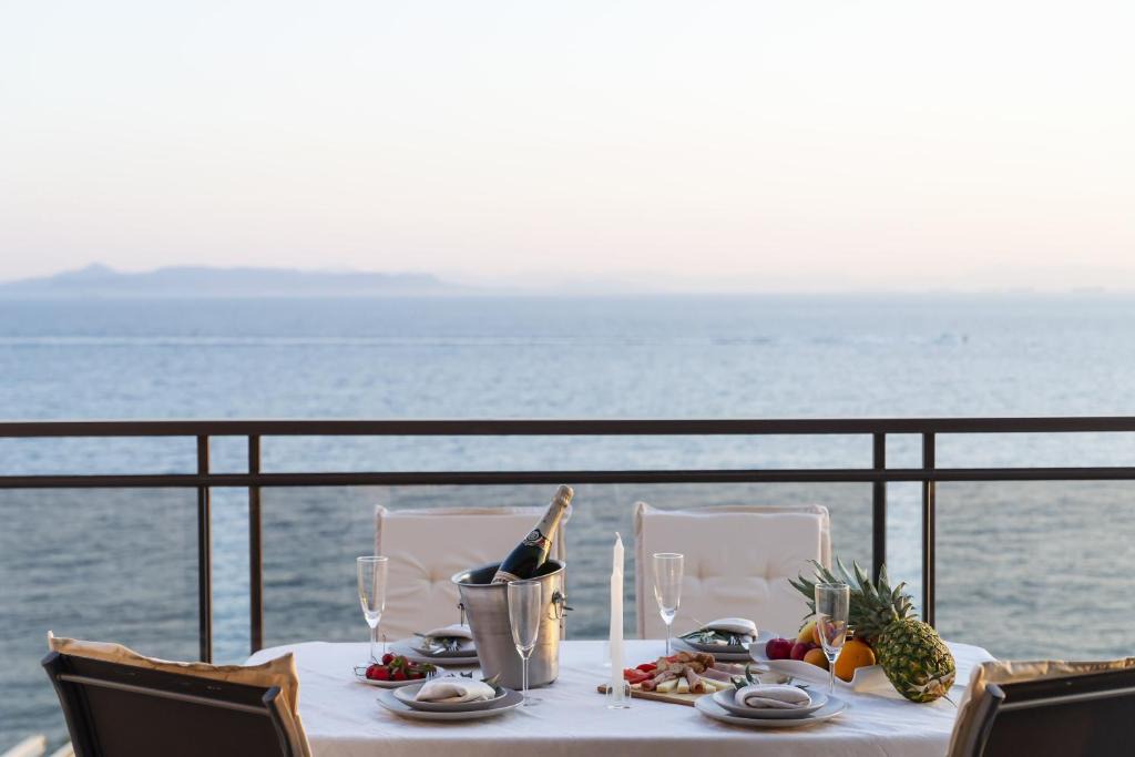 Palaio Faliro Apartment | Blue Dreams - Spectacular Sea View Apartment in Athens