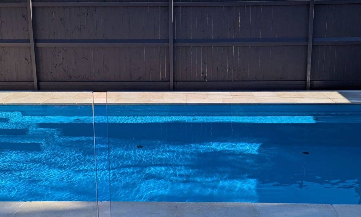 Fingal Bay House | Blue Fish - 41 Boulder Bay Road - Pet Friendly and walk to Fingal Bay Beach
