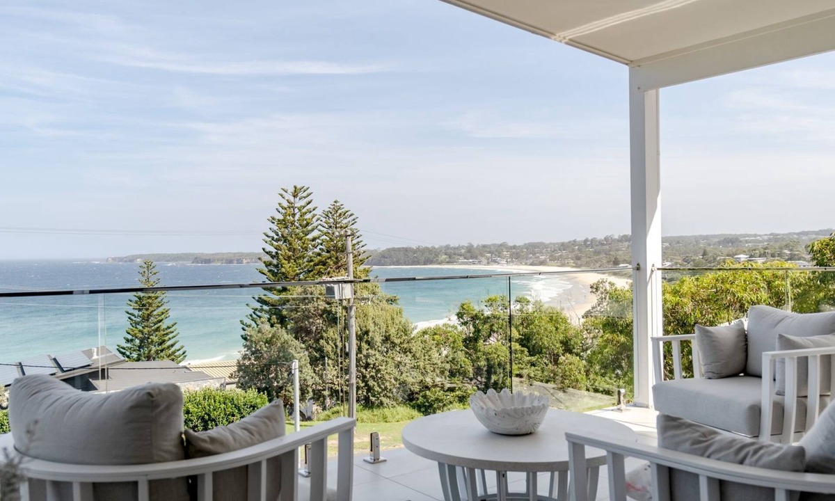 Mollymook Beach House | Blue Horizon in Mollymook Beach