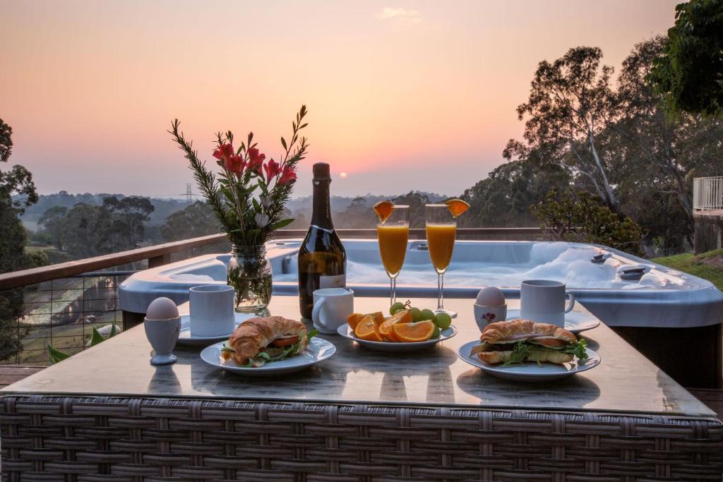Kurrajong House | Blueberry Hills On Comleroy Farmstay - Self-Contained Cottages