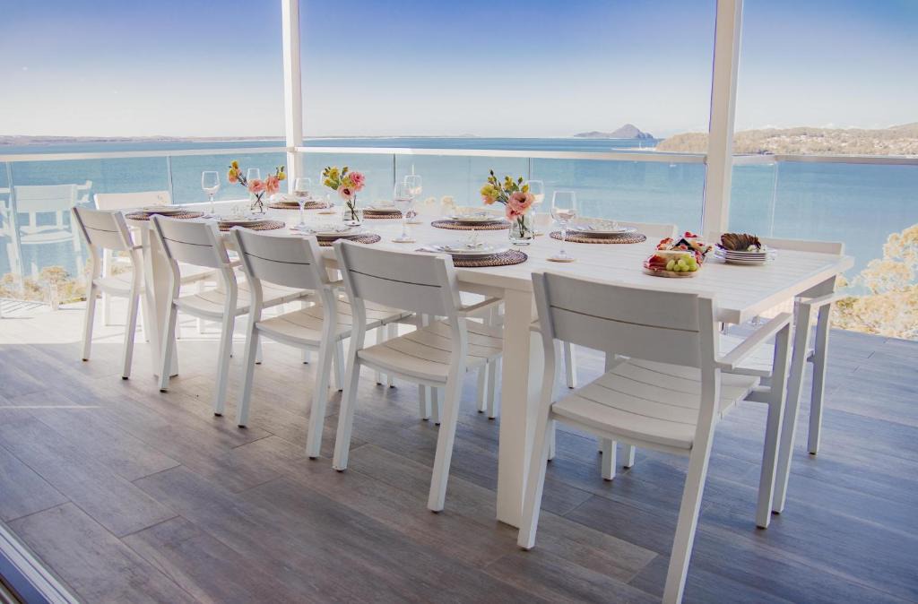 Salamander Bay House | Bluewater Splendour - Heated infinity pool and amazing views!