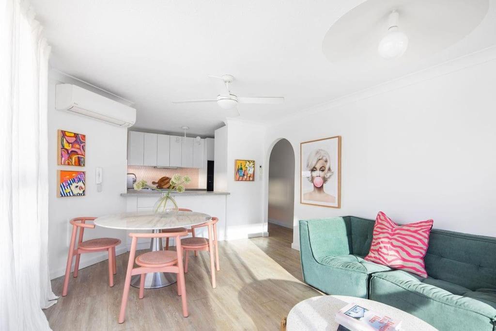 Broadbeach Apartment | Blush on Broadbeach- beachside and pet friendly, 3rd floor walk up