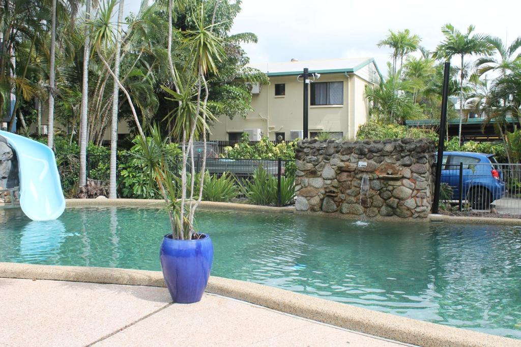 Cairns North Hostel | Bohemia Resort Cairns