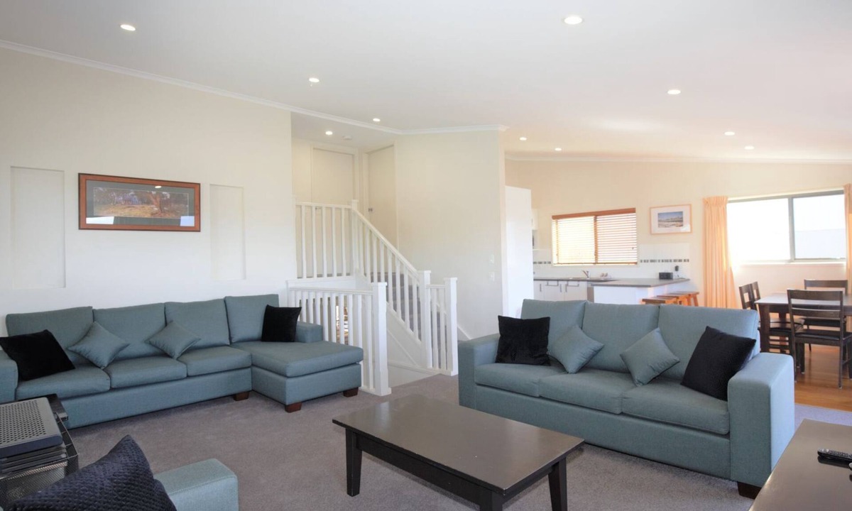 Jindabyne House | Boronia - 4/30 Nettin Circuit