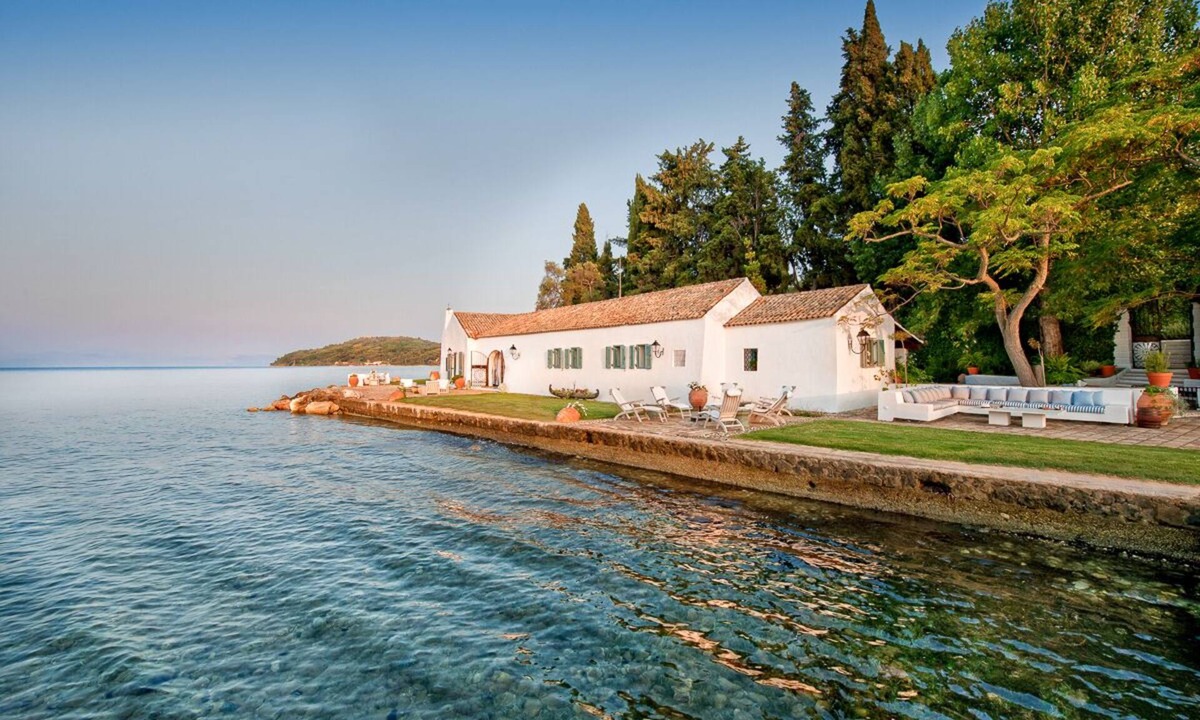 Chlomos Villa | Boukari Bay - Eight Bedroom Villa, Sleeps 16