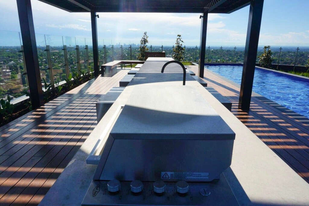 Box Hill Apartment | Boxhill 5 stars +Amazing View+ Infinity Pool+ Free Wifi