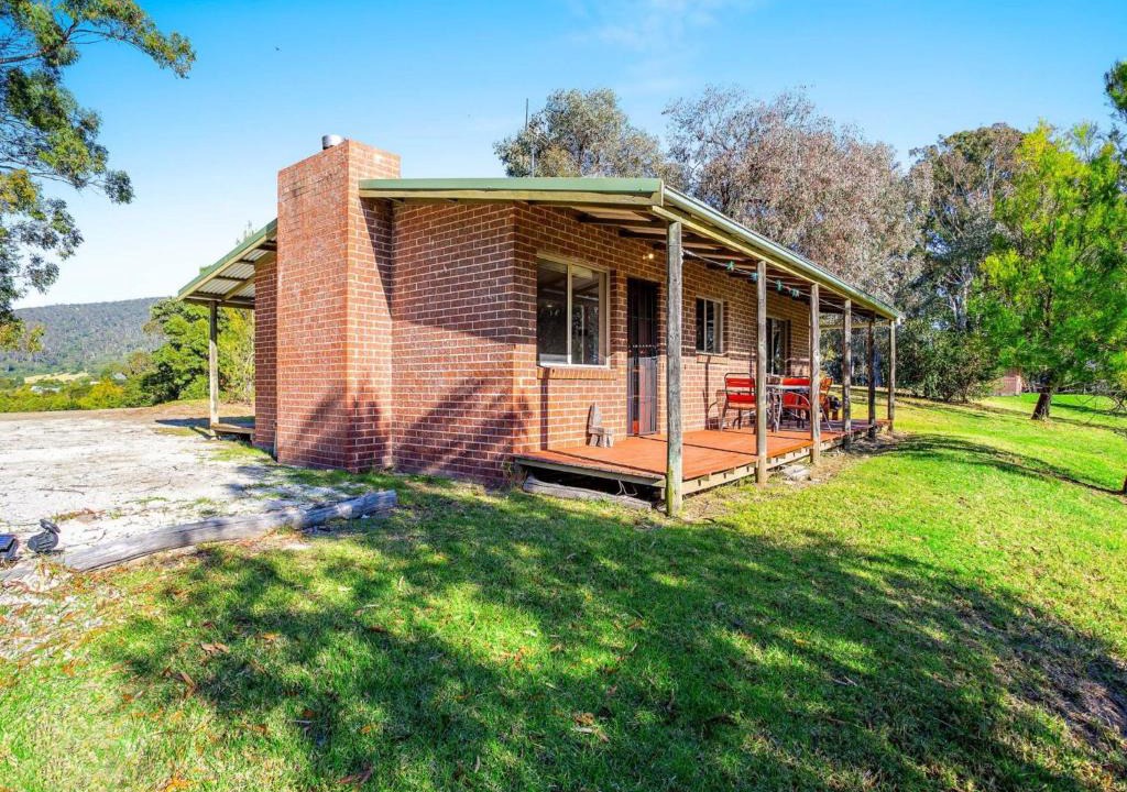 Central Tilba House | Braeside Cabin Two Alphitonia