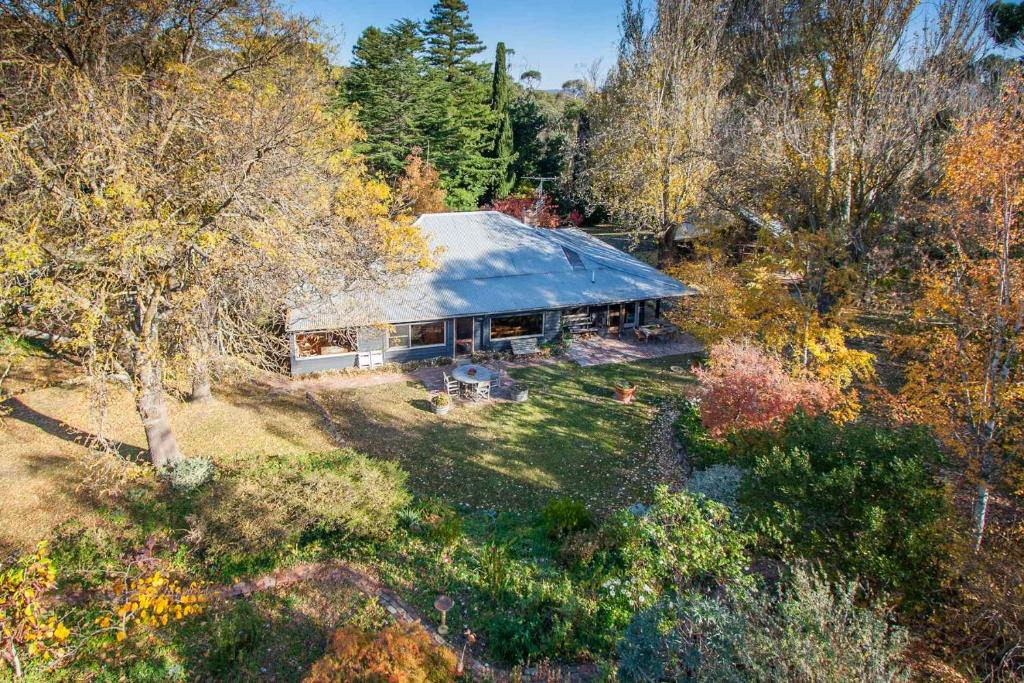 Mount Macedon Hotel | Braeside Mount Macedon Country Retreat Bed and Breakfast