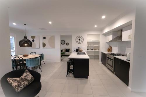 Yarrawonga House | Brand new 4 bedroom home with Golf Views