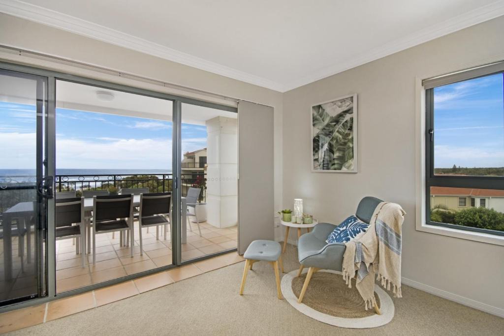 Yamba Apartment | Breakers 2 12 - LJHooker Yamba