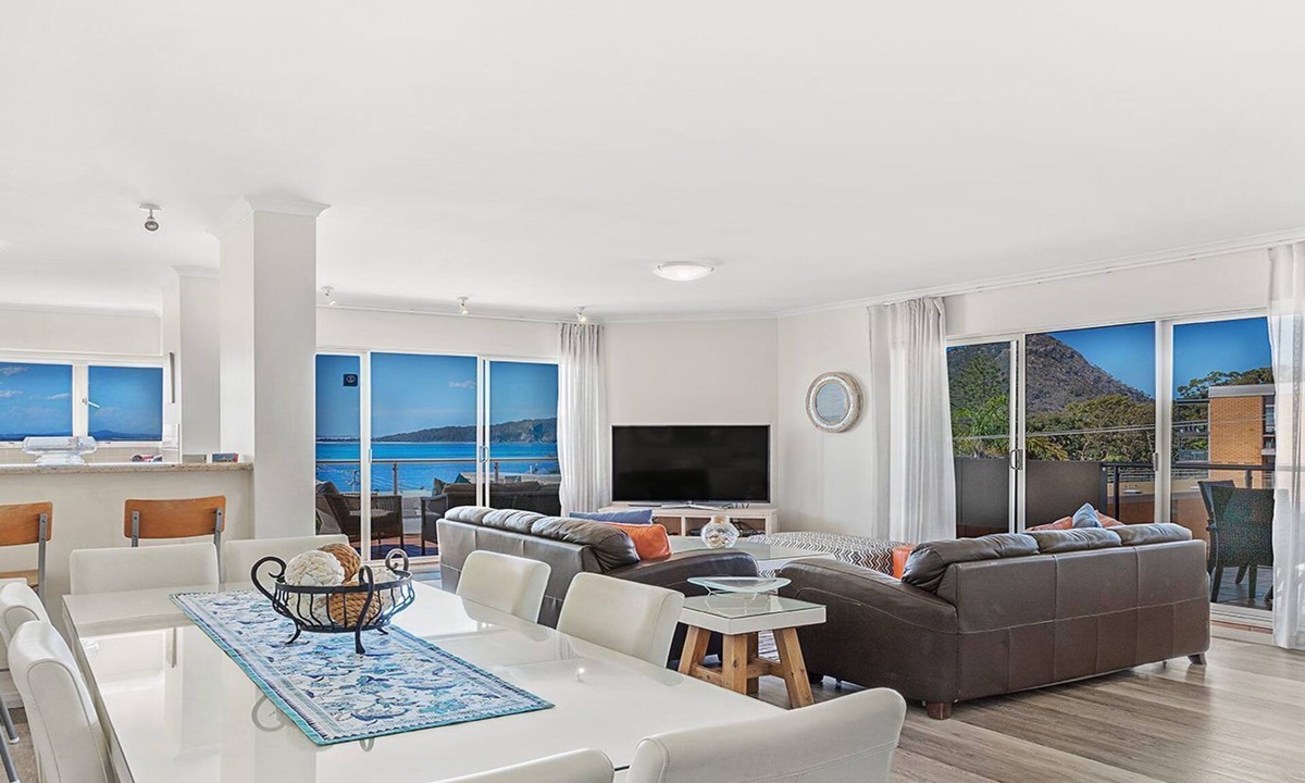Shoal Bay Apartment | Breakwater Apartment 205 - Shoal Bay Views for miles
