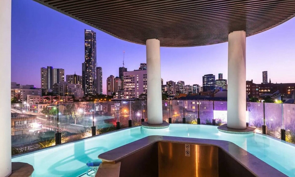 Fortitude Valley Apartment | Breathtaking Sunset view apartment, BEST Location