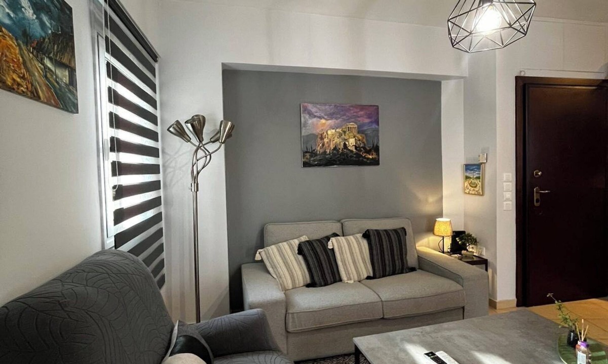 Piraeus Apartment | Bright & Elegant Apartment - Comfort & Style in Piraeus