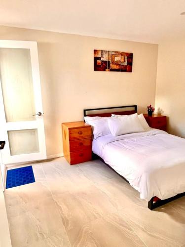Knoxfield Villa | Bright & Quiet 1BR with Courtyard