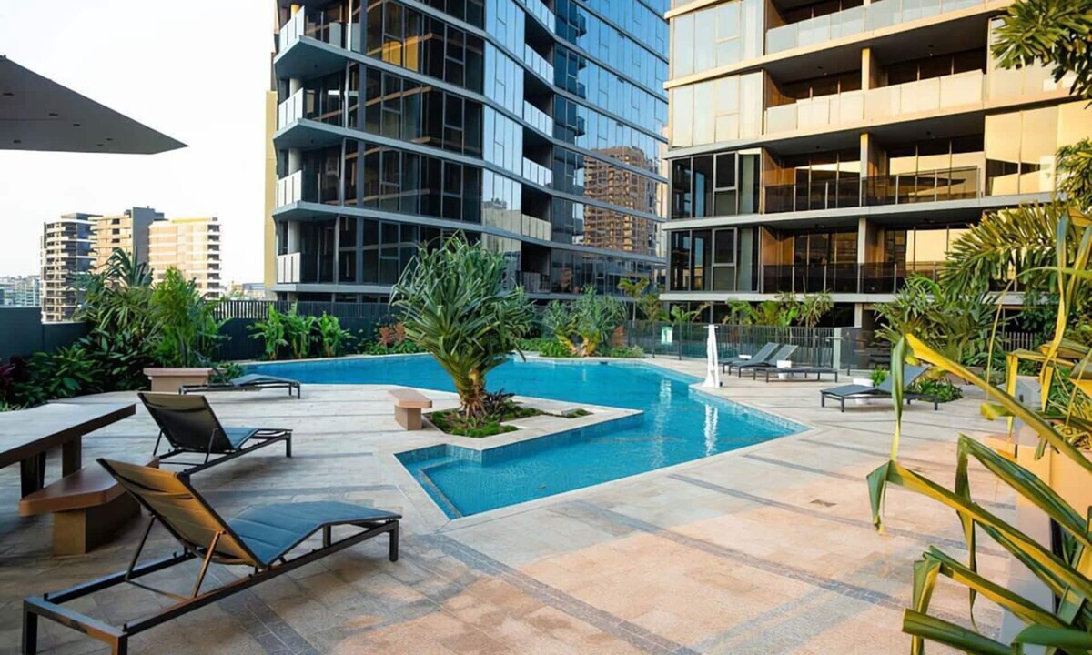 South Brisbane Apartment | Brisbane CBD Apartment with Pool, and Gym