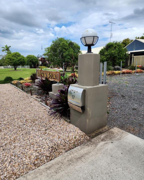 Mooloolah Valley Bed & Breakfast | Brom Cottage