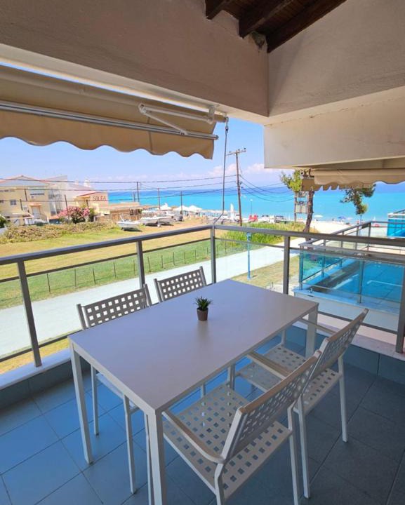 Polichrono Apartment | Bungalow White Apartments