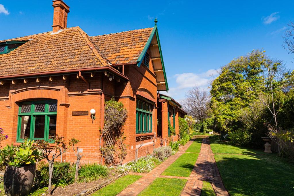 North Adelaide Bed & Breakfast | Buxton Manor