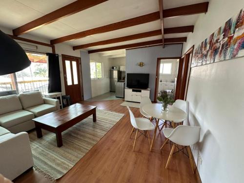 Vincentia House | By the Bay Beach Shack