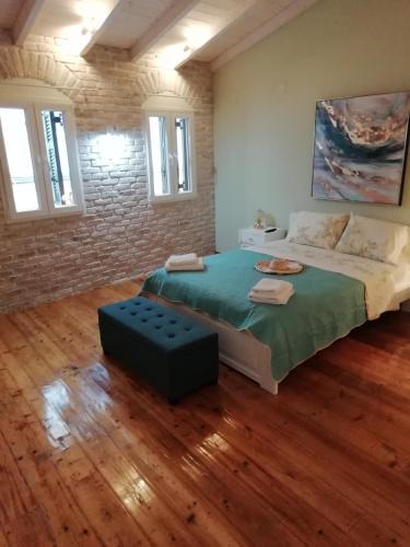 Old Town Apartment | C & A House