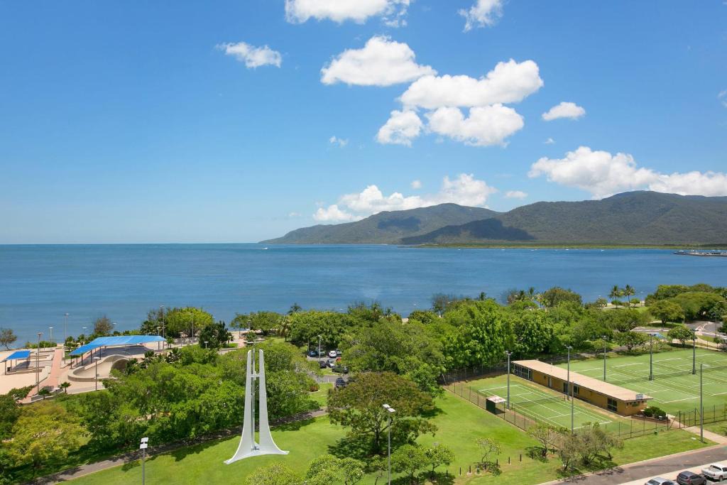 Cairns North Apartment | Cairns Ocean View Apartment
