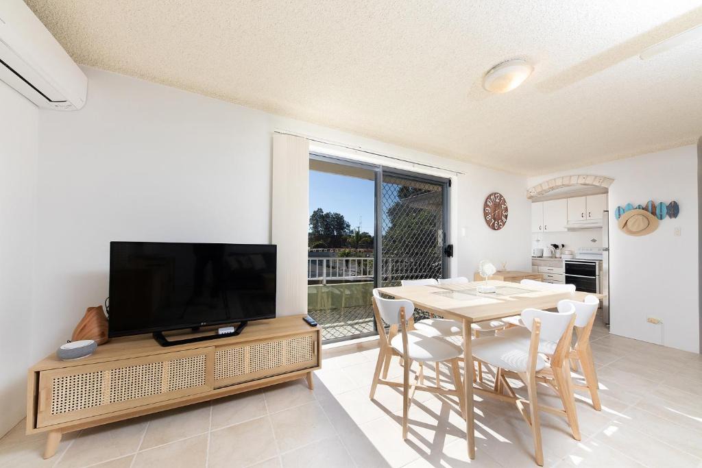 Forster Apartment | Camelot Unit 12