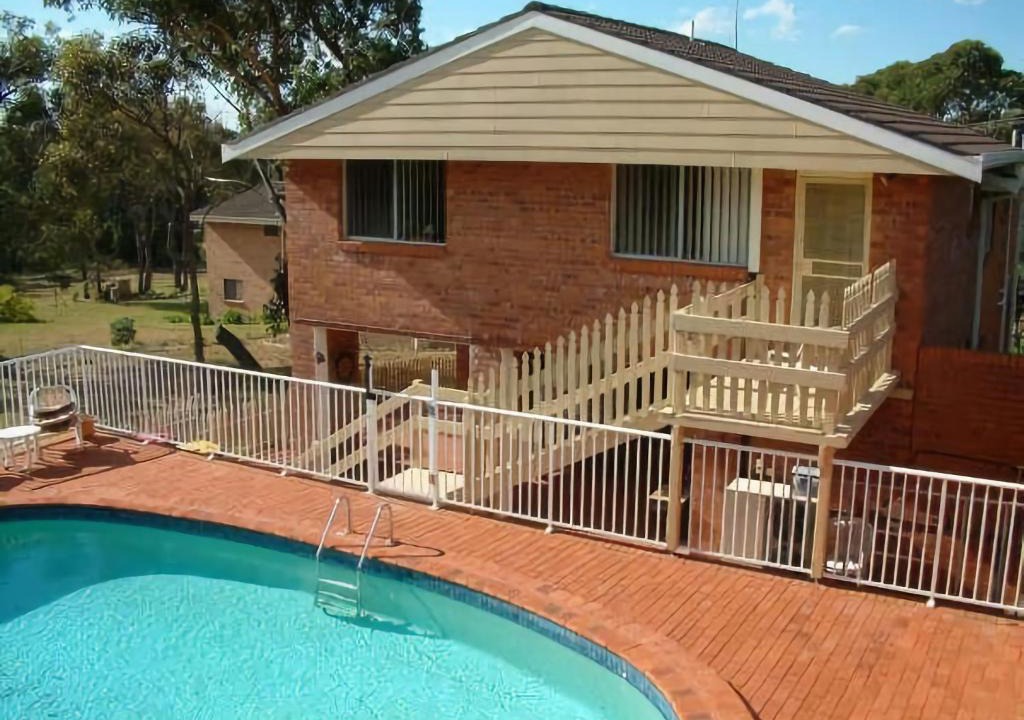 Burrill Lake Apartment | Canberra Cres 2E Burrill Lake, Upstairs Apartment