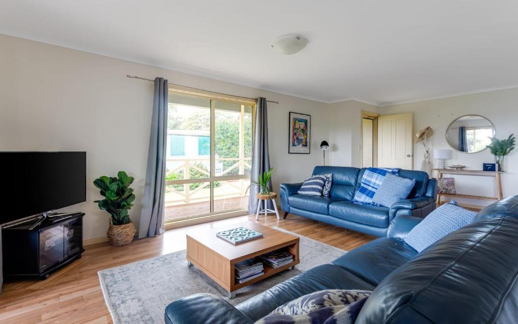 Carrickalinga House | Carrawaves 73 LaRonde