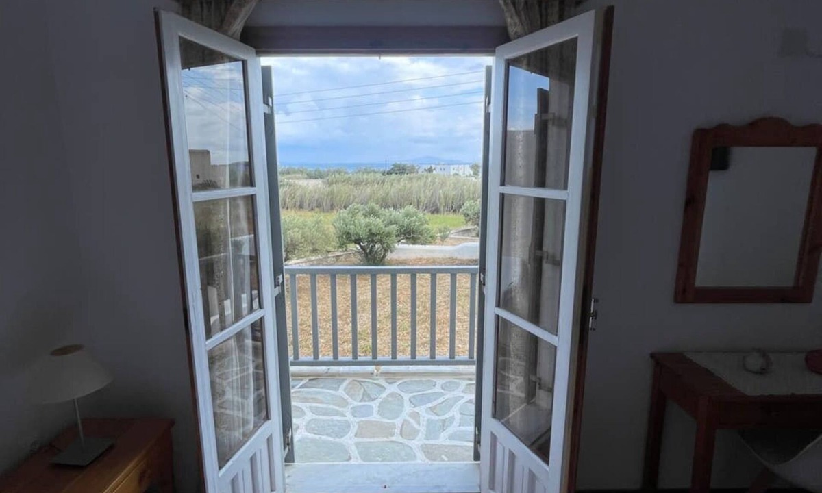 Chrissi Akti Apartment | Casa Costa Azure Paros Golden Coast Apartment 300m from beach (2BR 1BA)