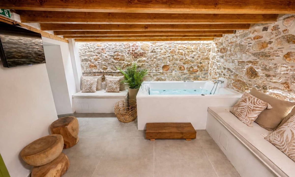 Agiasos House | Casa Di Nonno-Jacuzzi Mountain View Stay in Lesvos