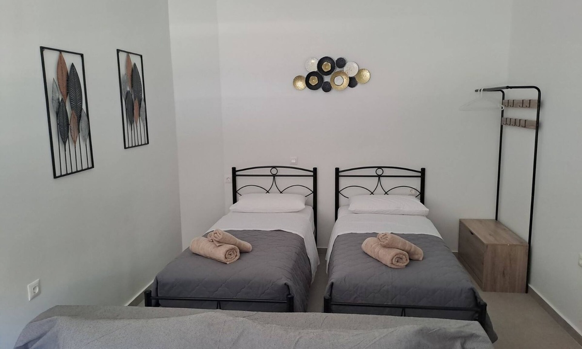 Paradisi Apartment | Casa di Pino D in Paradisi Square near Airport