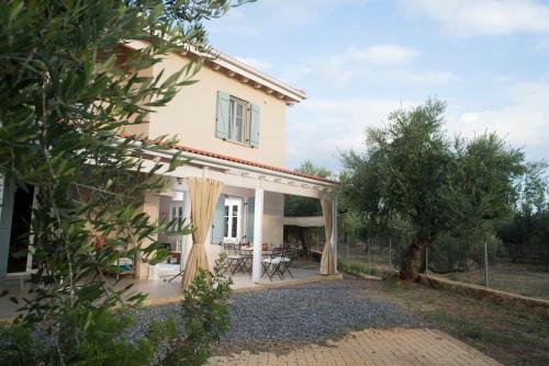 Lefktron House | Casa Oliva hideaway 200m from Delphinia beach