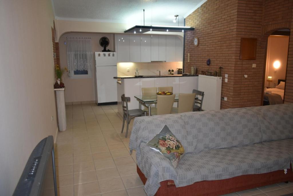 Paralia Ofryniou Apartment | Central Luxury Apartment next to the Beach