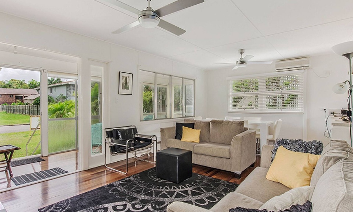 Noosaville House | Charm & Character in the heart of Noosaville