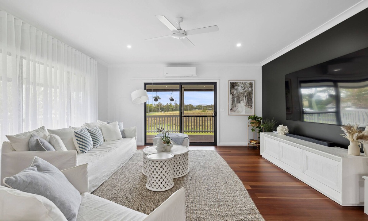 Repton House | Charming 3-bedroom house in enchanting Repton with AC, WiFi