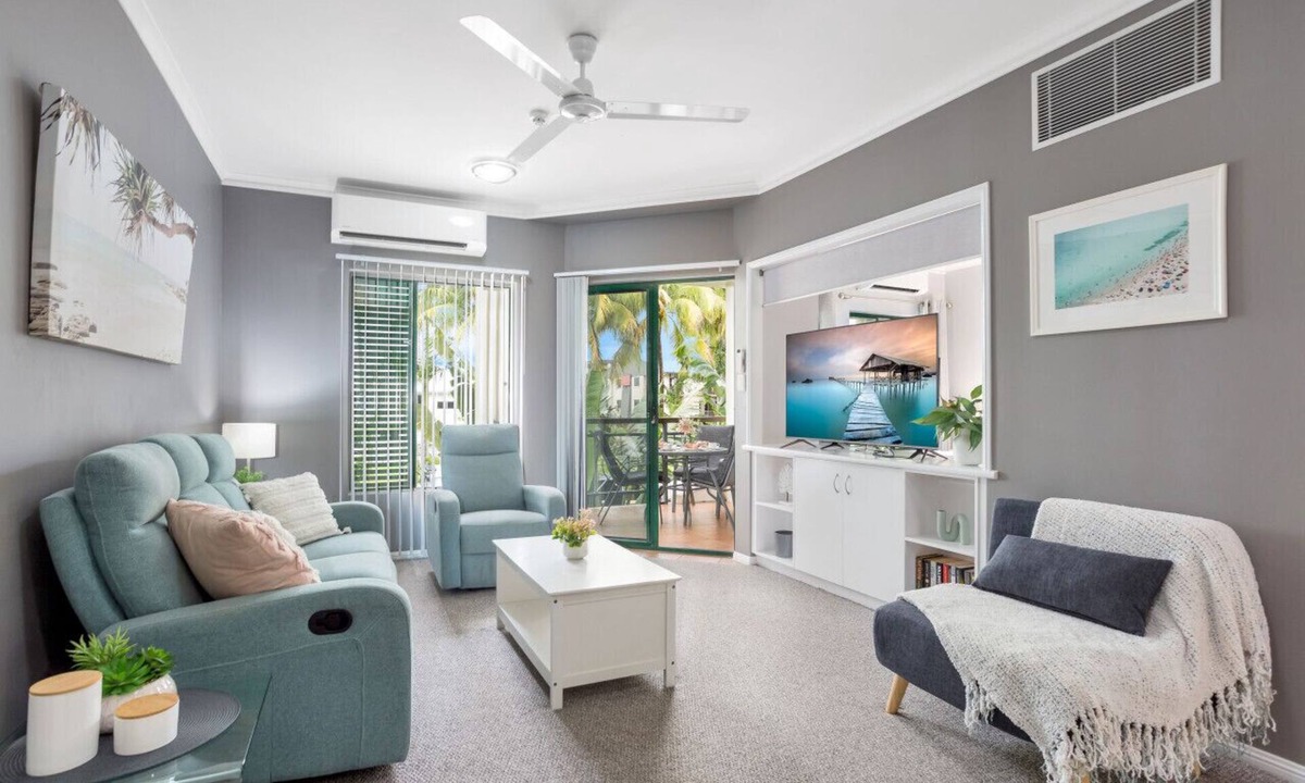 Cairns North Apartment | Charming Cairns Retreat, Perfect Location