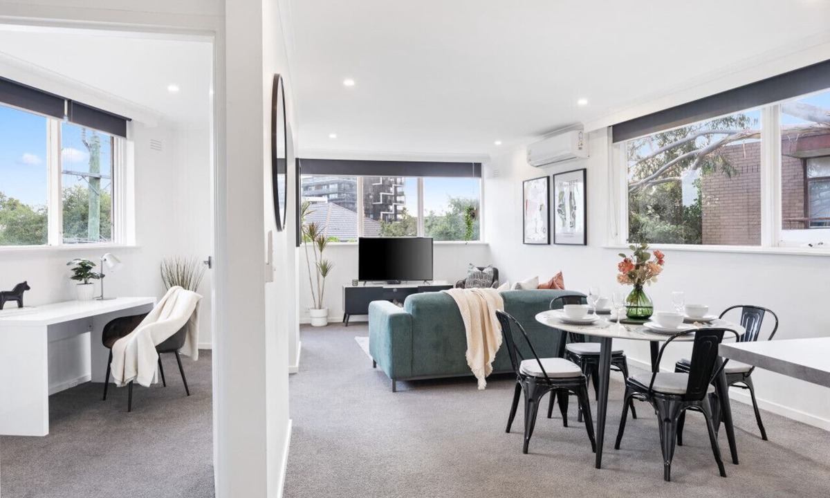 St Kilda Apartment | Charnwood 2BR: Homely Haven